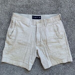Abercrombie & Fitch Men's Cream Flat Front Shorts